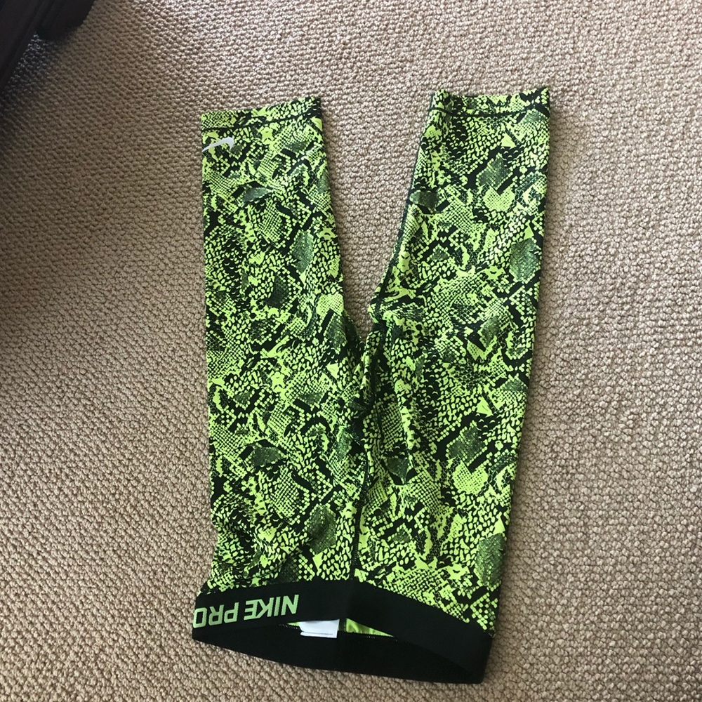 Nike crop leggings